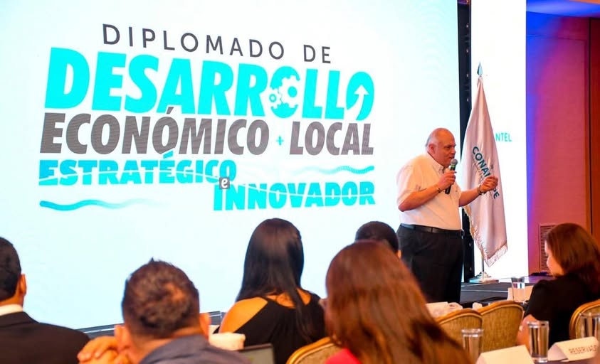 Al menos 500 funcionarios municipales son capacitados para impulsar economía local 702343032 122112430191283477 2665053925178598831 n