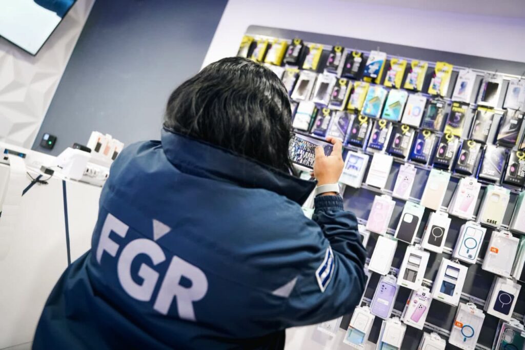 Fiscalía reporta captura de seis personas por presunta red de contrabando de celulares y consolas desde EE. UU. 738703927 1329214442722592 4791281426328721029 N 1024x682