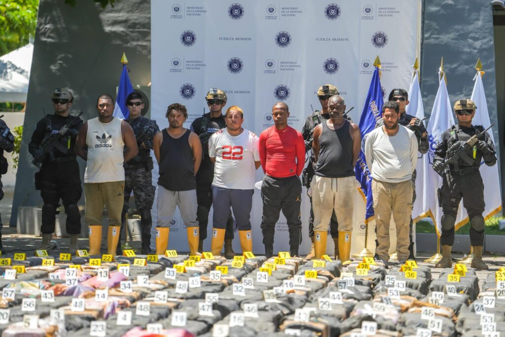 Decomiso de 6.68 toneladas de cocaína marca un récord en operativos marítimos de El Salvador 742489758 1030880053239337 4315297604805498660 n