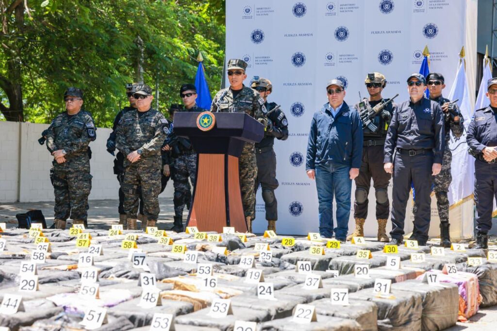 Decomiso de 6.68 toneladas de cocaína marca un récord en operativos marítimos de El Salvador HMusVquXwAA6KEA 1024x682