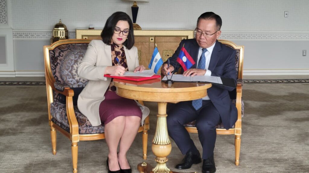 El Salvador establece relaciones diplomáticas con Laos y amplía su presencia en Asia Laos