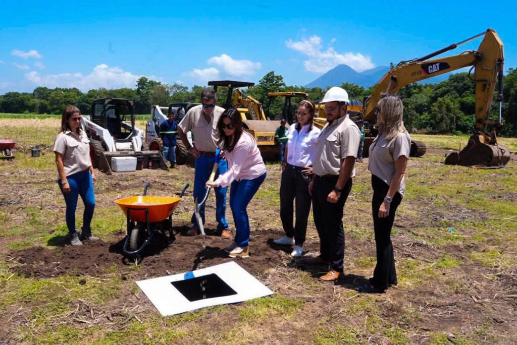 255 familias podrán optar a terrenos de interés social en San Julián, Sonsonate 774726857 1413276947572725 5819703804566425861 N 1024x684