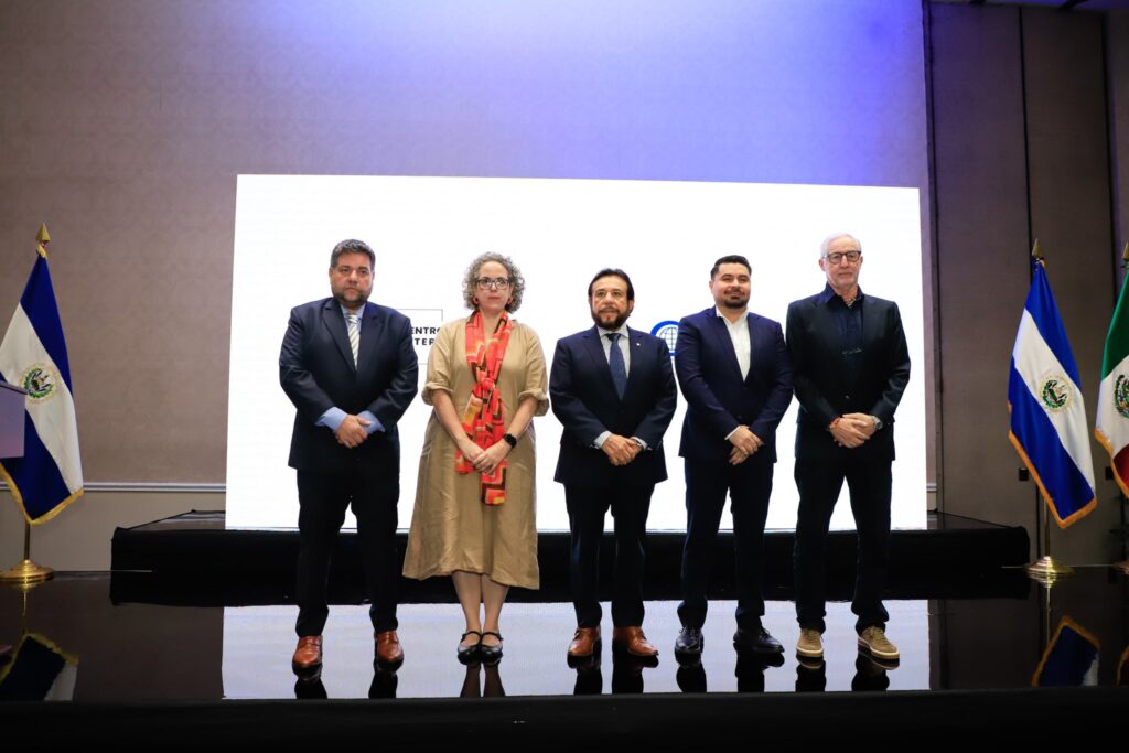 Ulloa presenta la estrategia de seguridad salvadoreña como referente regional HQCK7VwXAAA7Ny0 1024x683