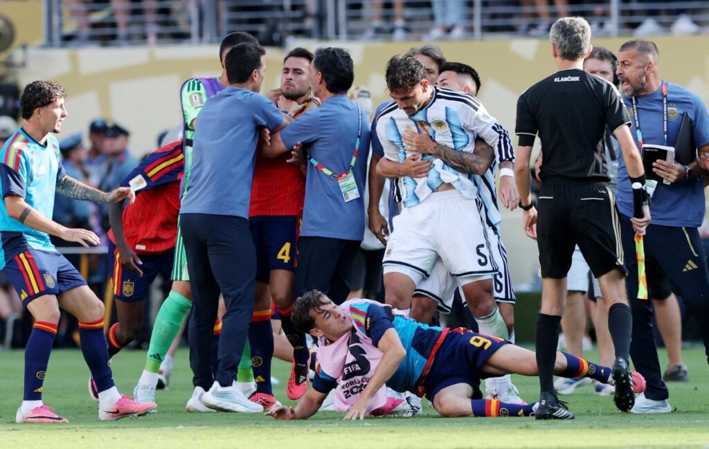 Leandro Paredes y la AFA reciben histórico castigo de FIFA tras la pelea en la final del Mundial 2026 ko6zwrjfztbsrpbcm5xprjfxprxawkxttanbpia7wf3okvoevmsae5pmcvzhujlp21dzlsbrajvsrn0 kkrr6tu9is4kzpdrcszp sqdulpit8zia7gvrbdtvbbeitqvvjeuayk1acg3vjqgrmfzj1y7ao0pbnvpeehrjuhu fc