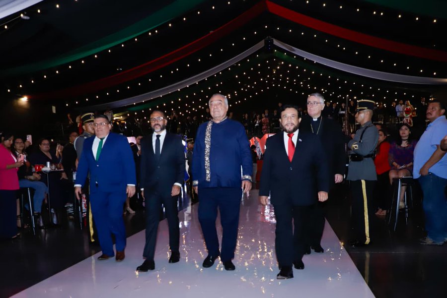 El Salvador y México destacan cooperación bilateral durante celebración del 216.º aniversario de independencia hr2zsrpxmacyuna